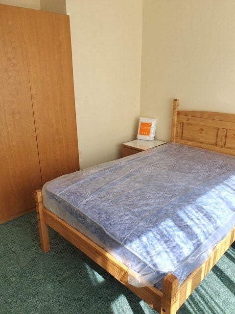 Room Woodside in Wakefield