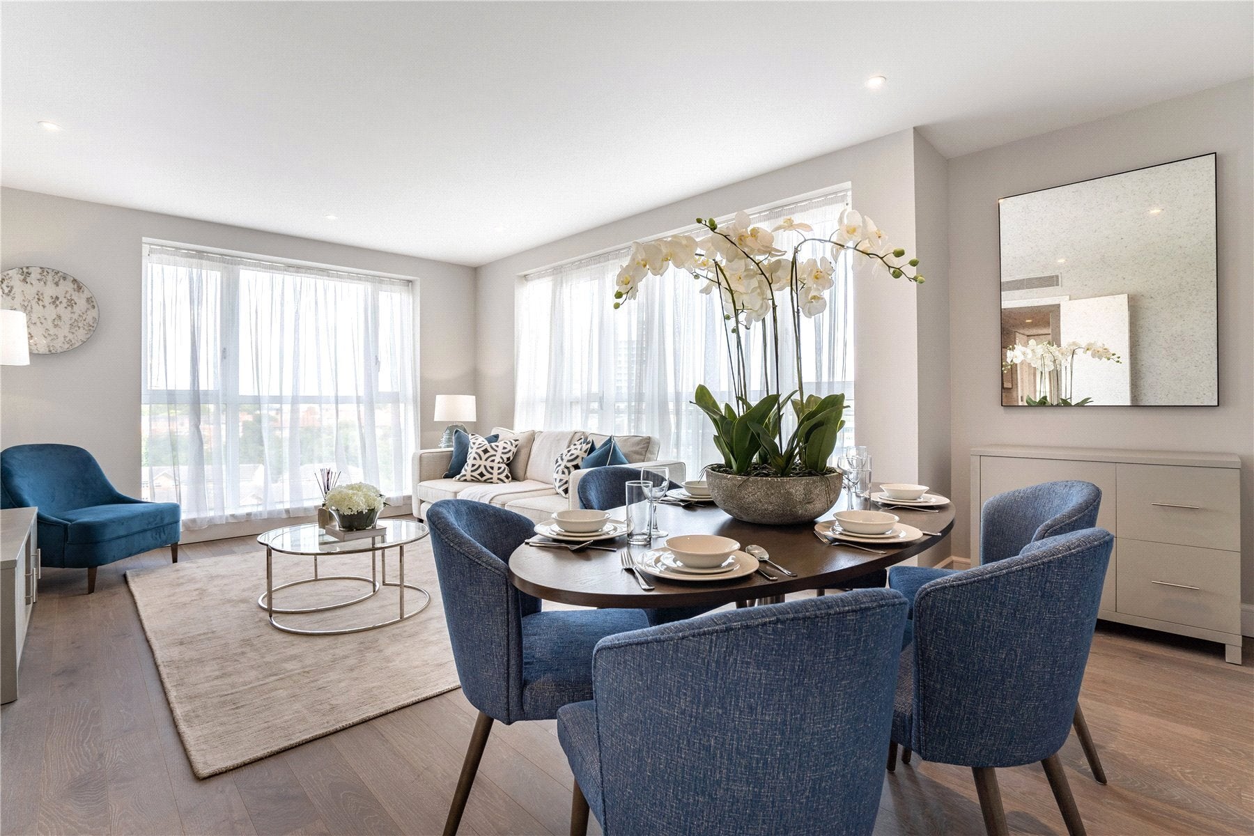 Flat Westferry Circus in Greater London