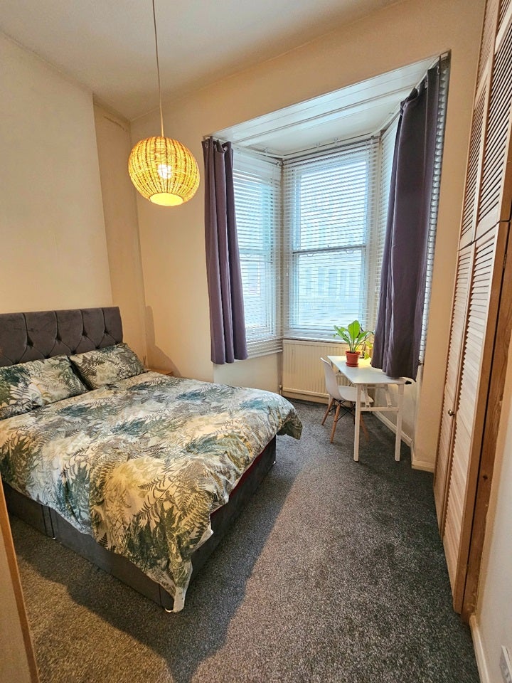 Flat Philbeach Gardens in Greater London