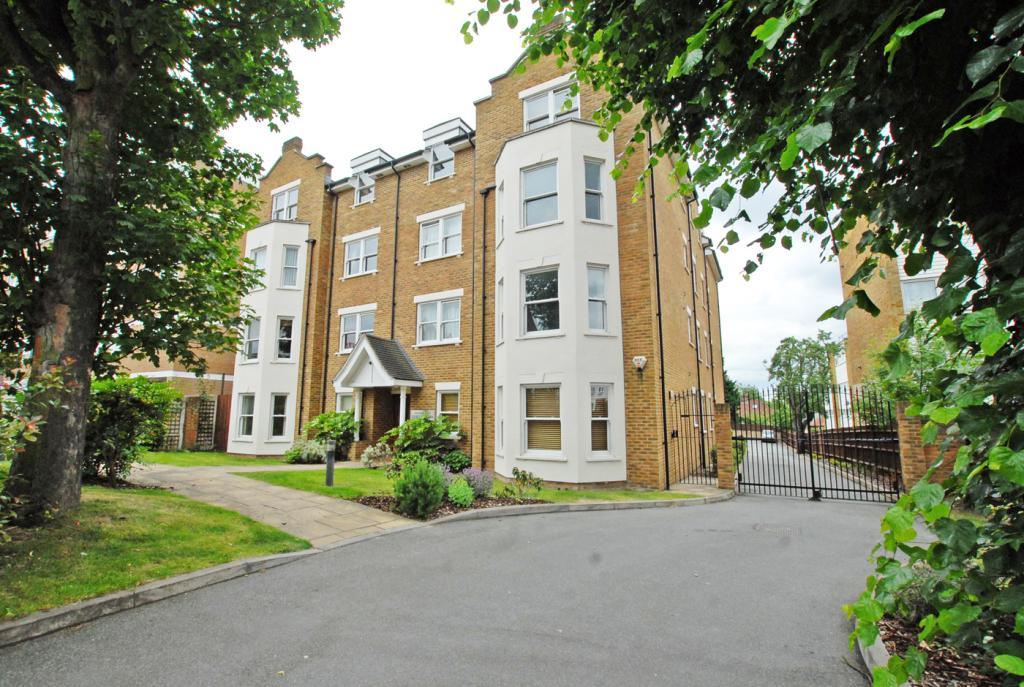 Flat Belmont Hill in Greater London