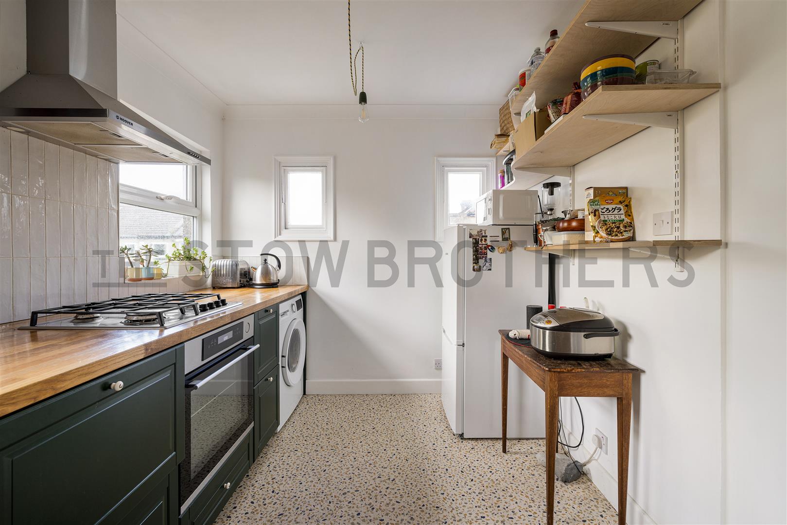 Flat Clacton Road in Greater London
