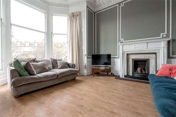 Flat Glencairn Crescent in City of Edinburgh