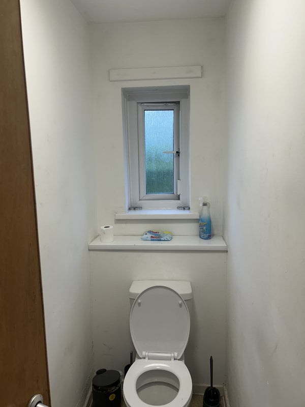 Room Senior Way in Bradford
