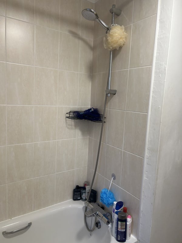 Room Senior Way in Bradford