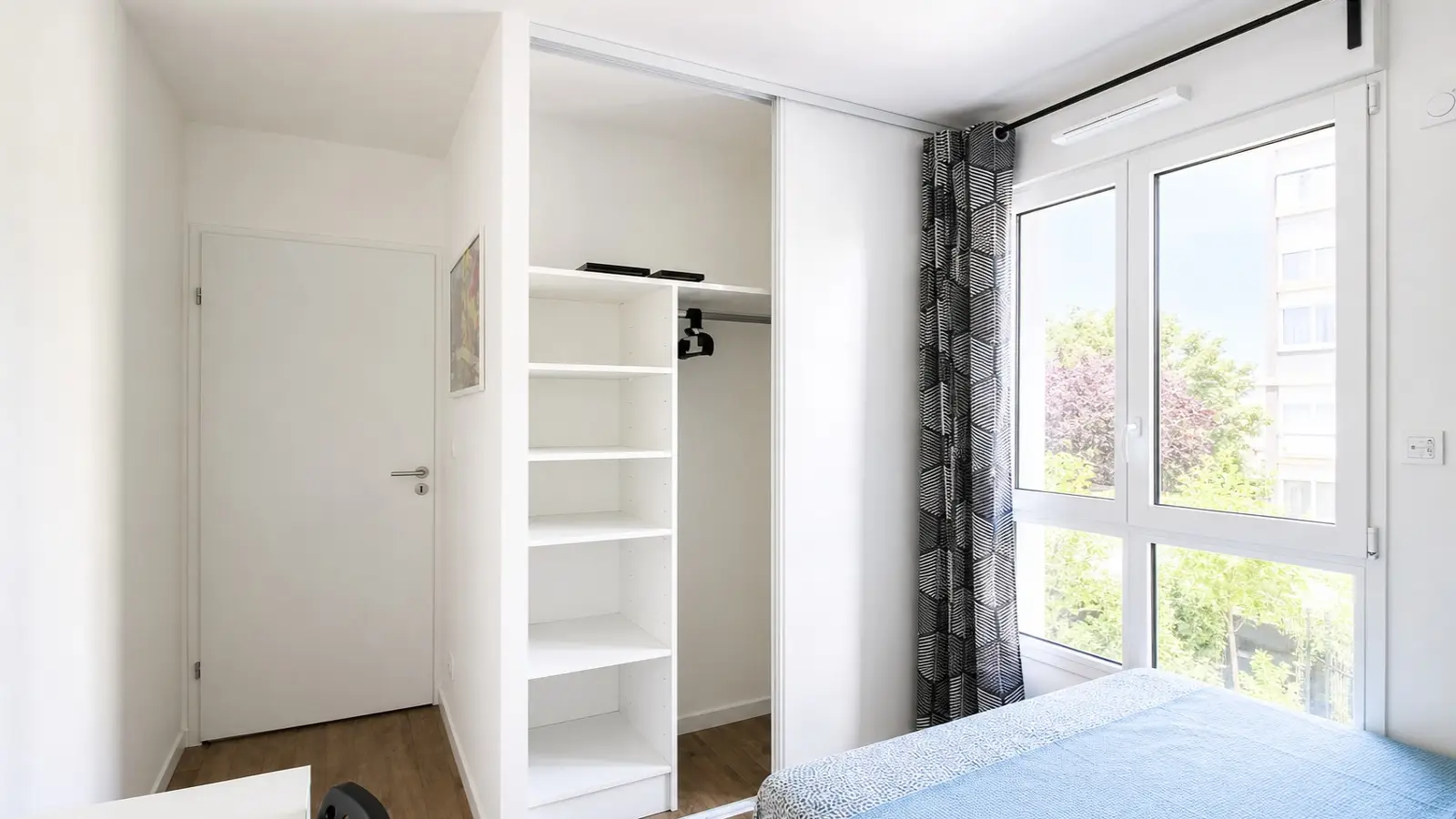 Room Boulevard Victor Hugo in Clichy