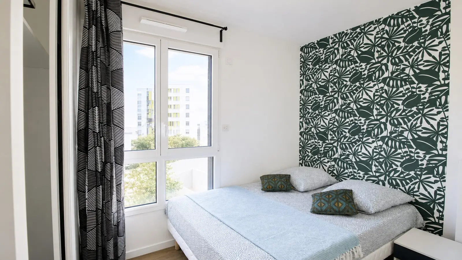 Room Boulevard Victor Hugo in Clichy