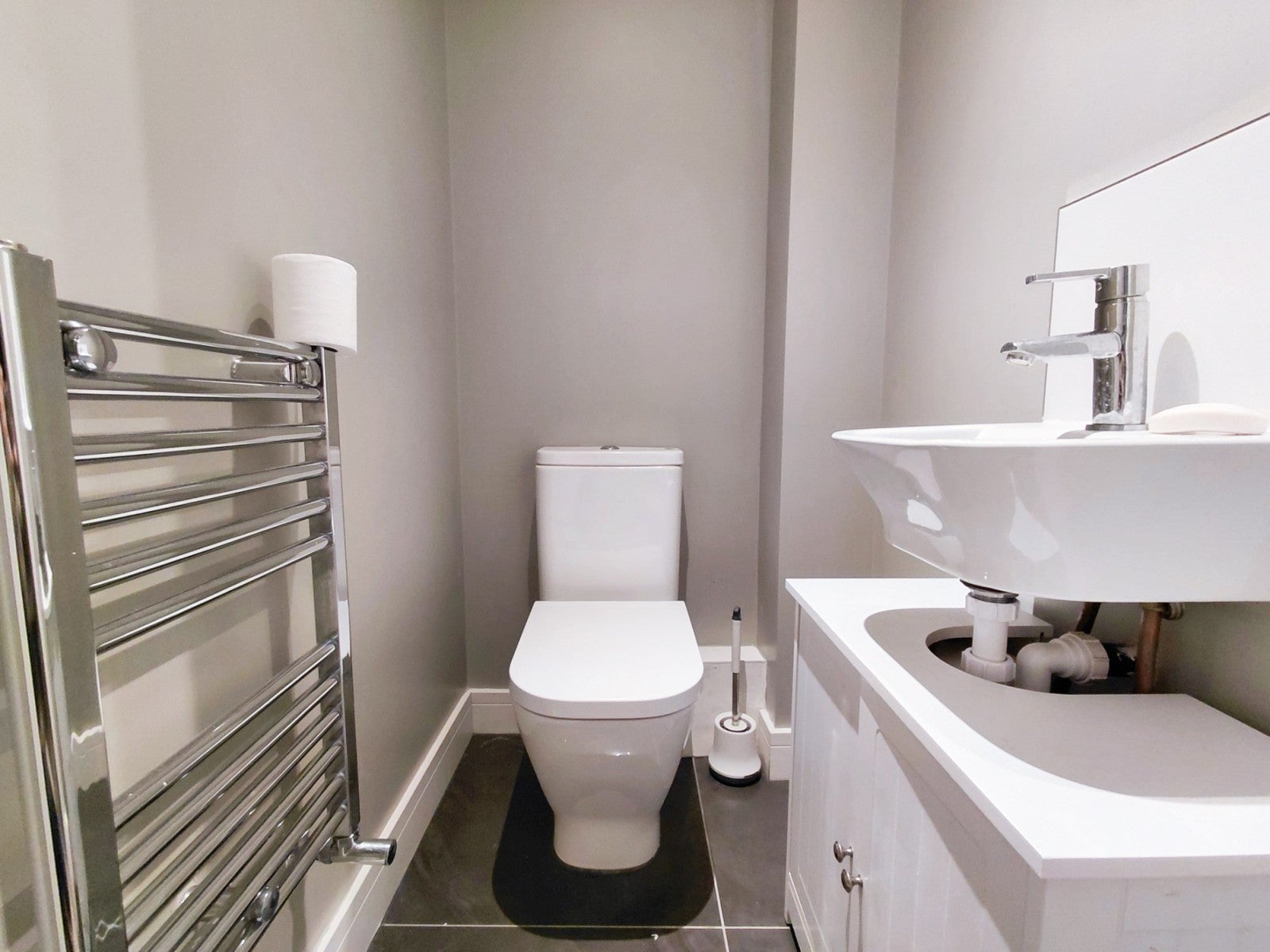 Flat Eaton Rise in Greater London