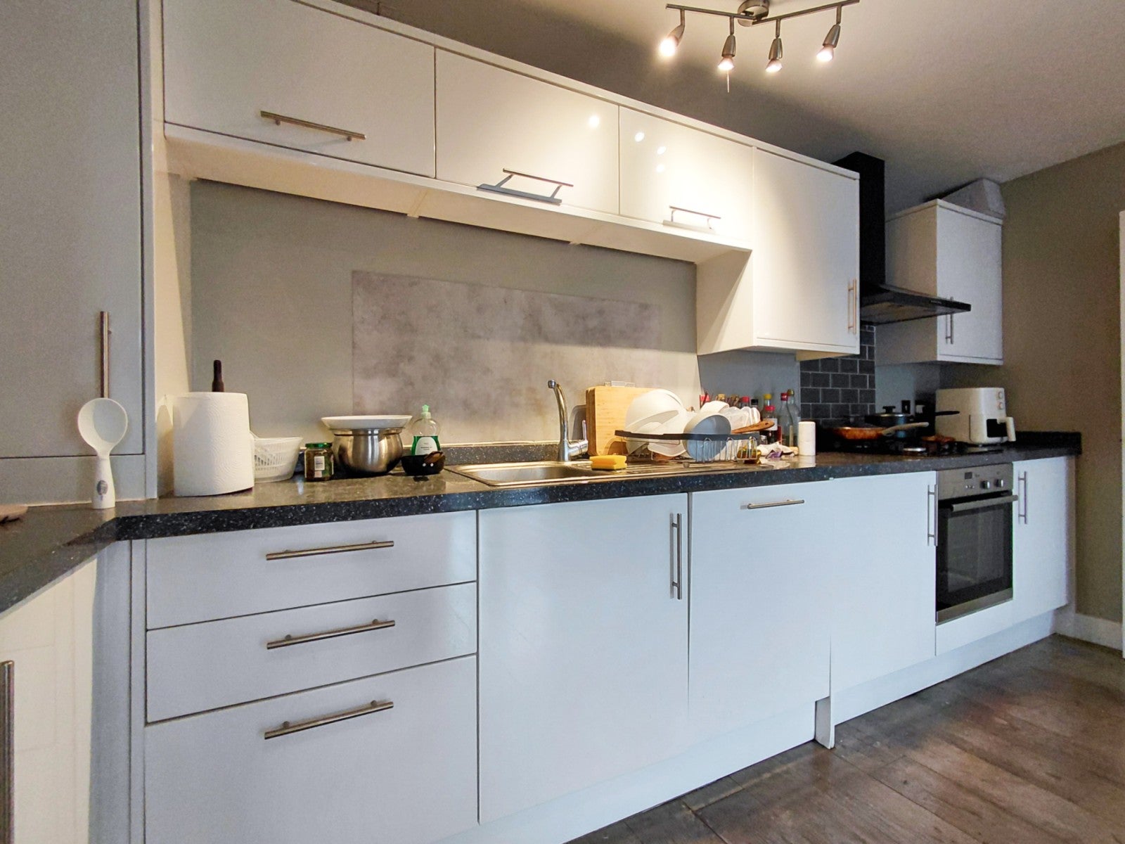Flat Eaton Rise in Greater London