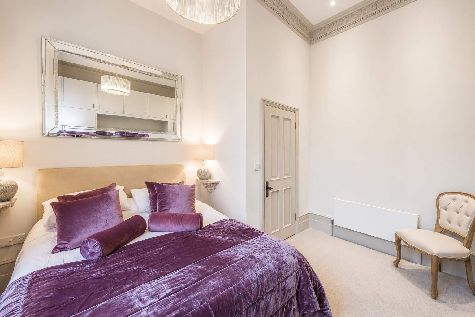 Flat Linden Gardens in Greater London