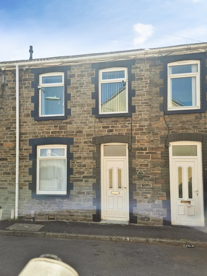 House Alice Street in Neath