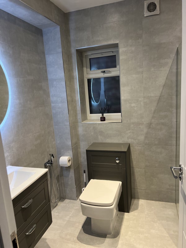Room The Glen in Slough