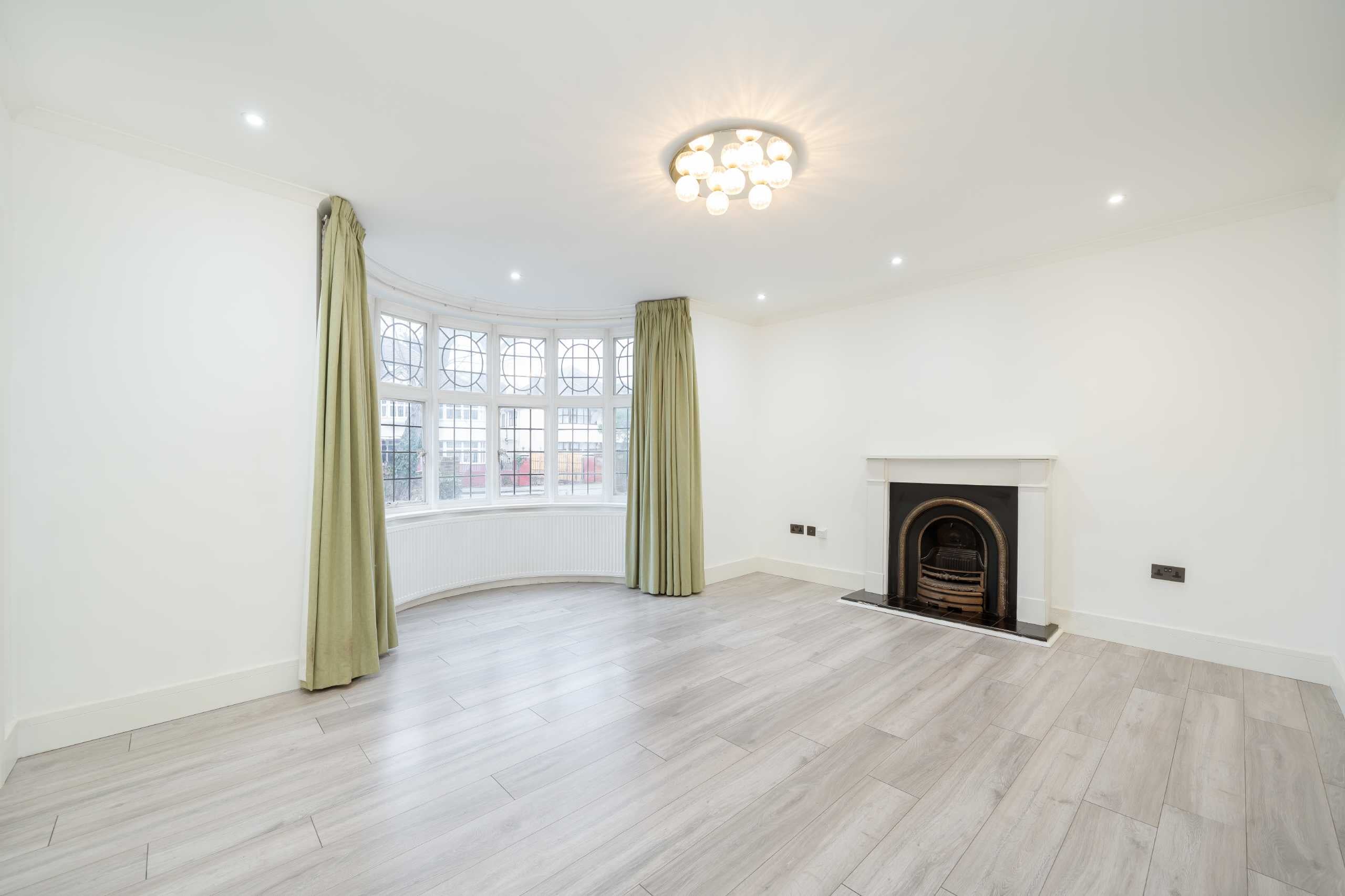 Flat Aylestone Avenue in Greater London