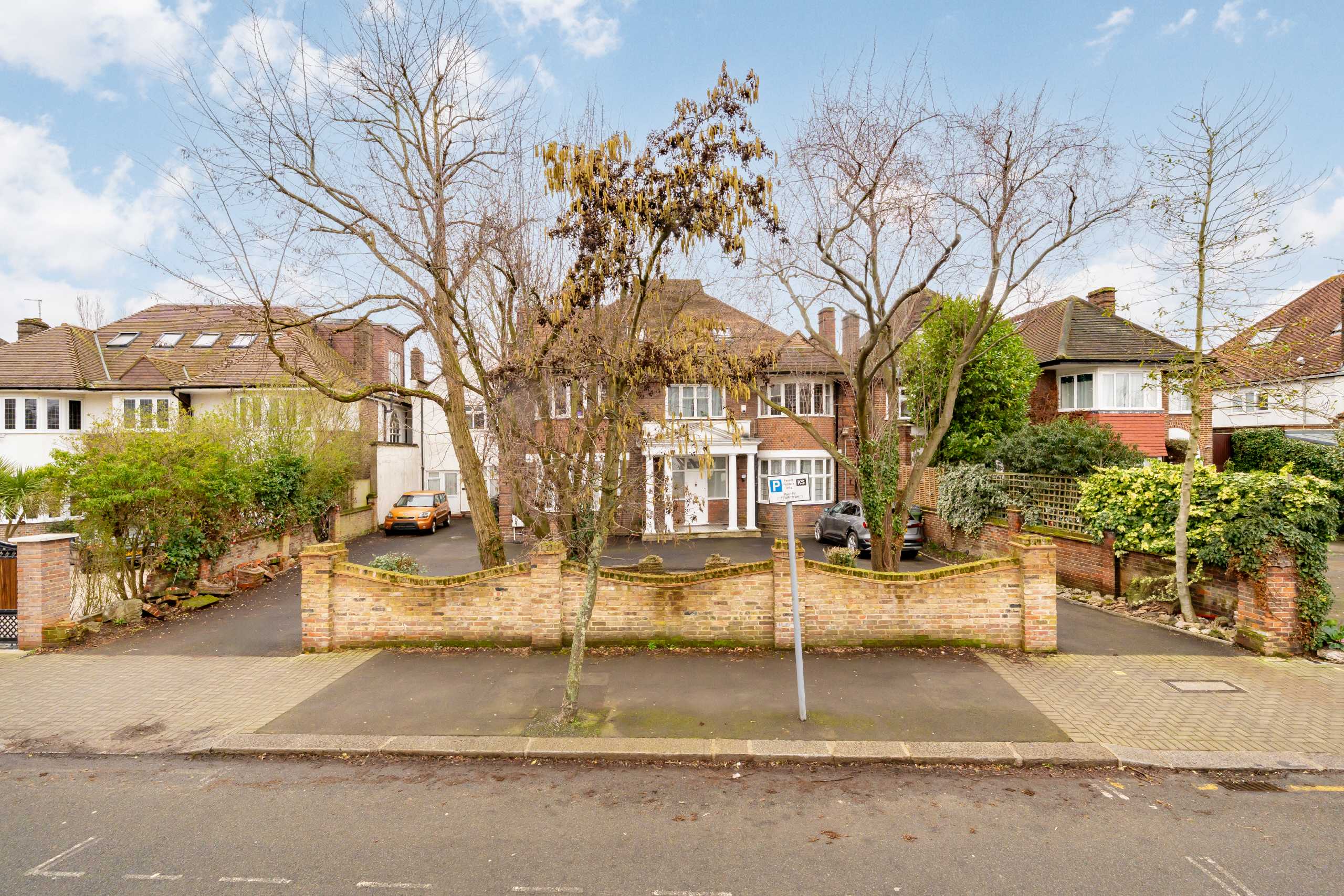 Flat Aylestone Avenue in Greater London