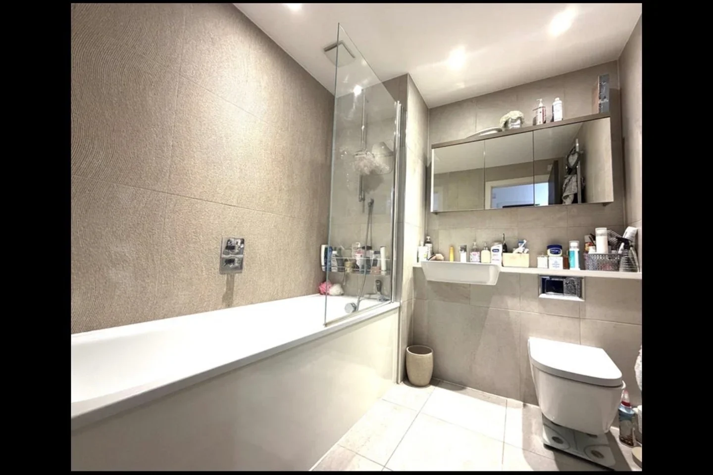 Room Beadman Road in Broxbourne