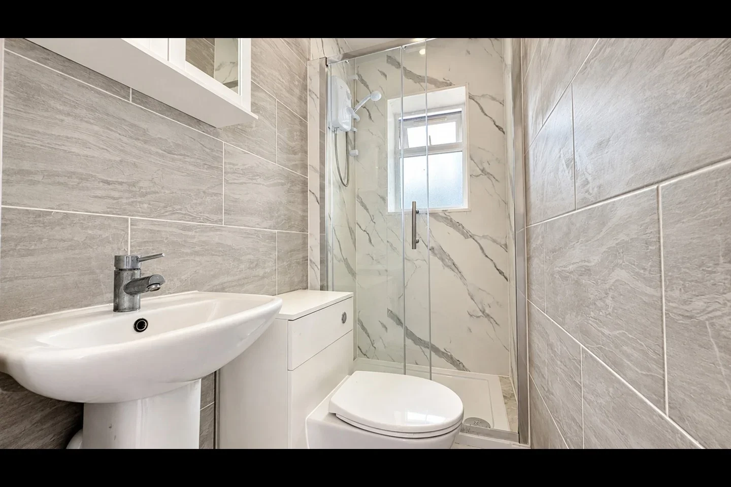 Flat Howard Close in Greater London