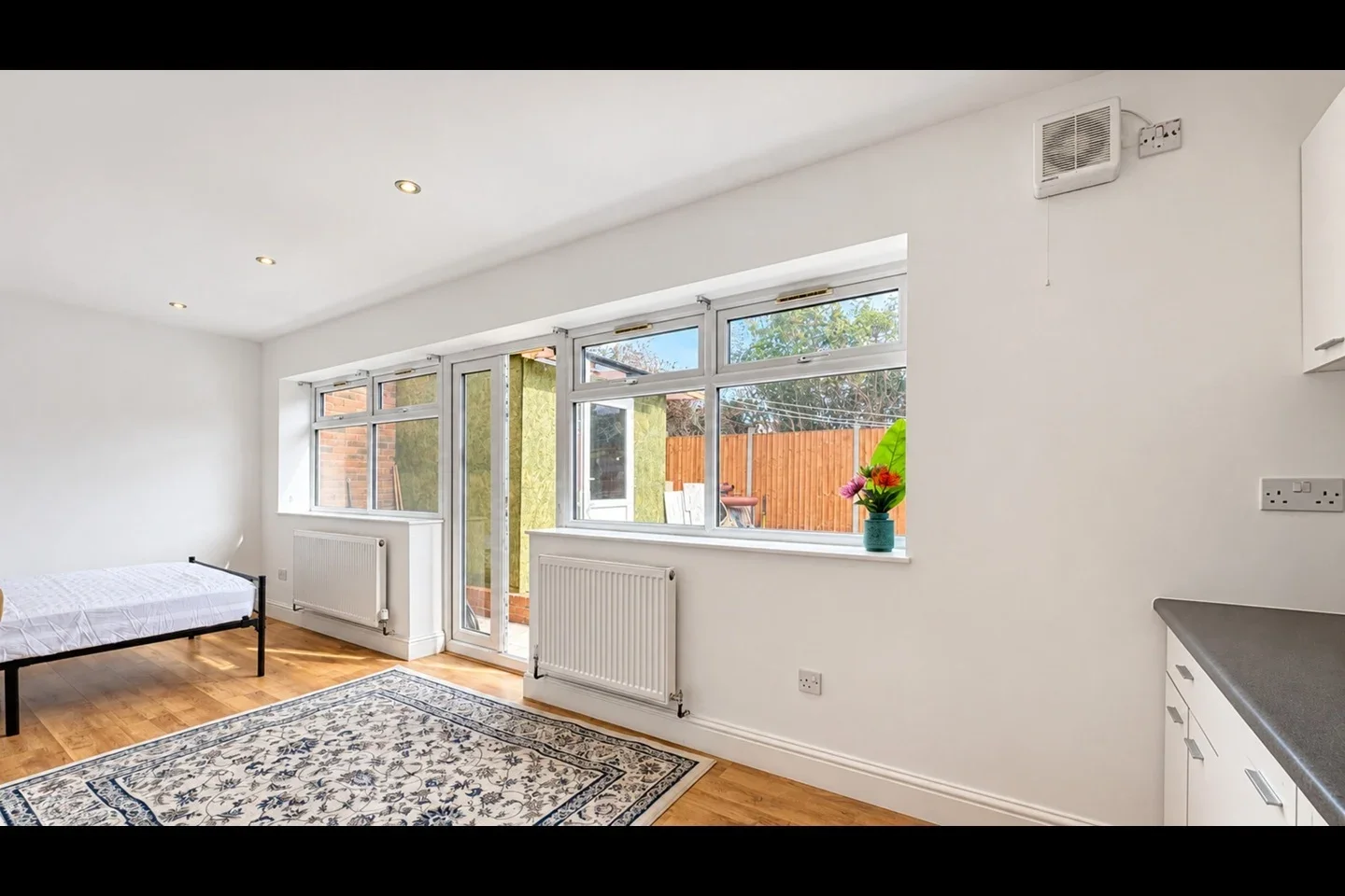 Flat Howard Close in Greater London