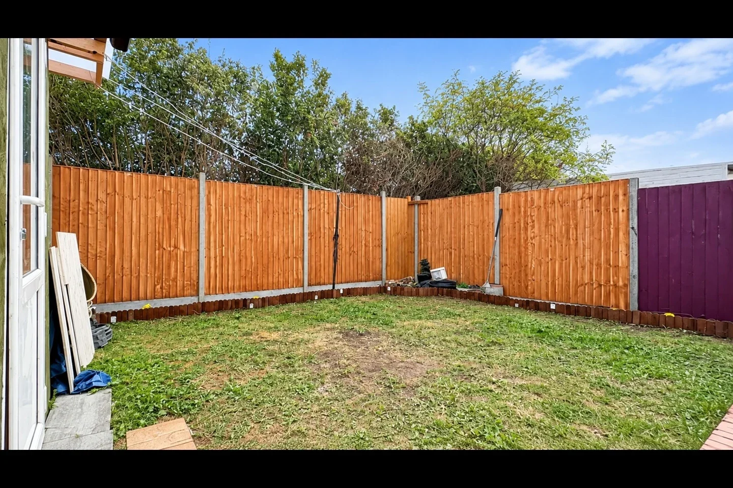 Flat Howard Close in Greater London