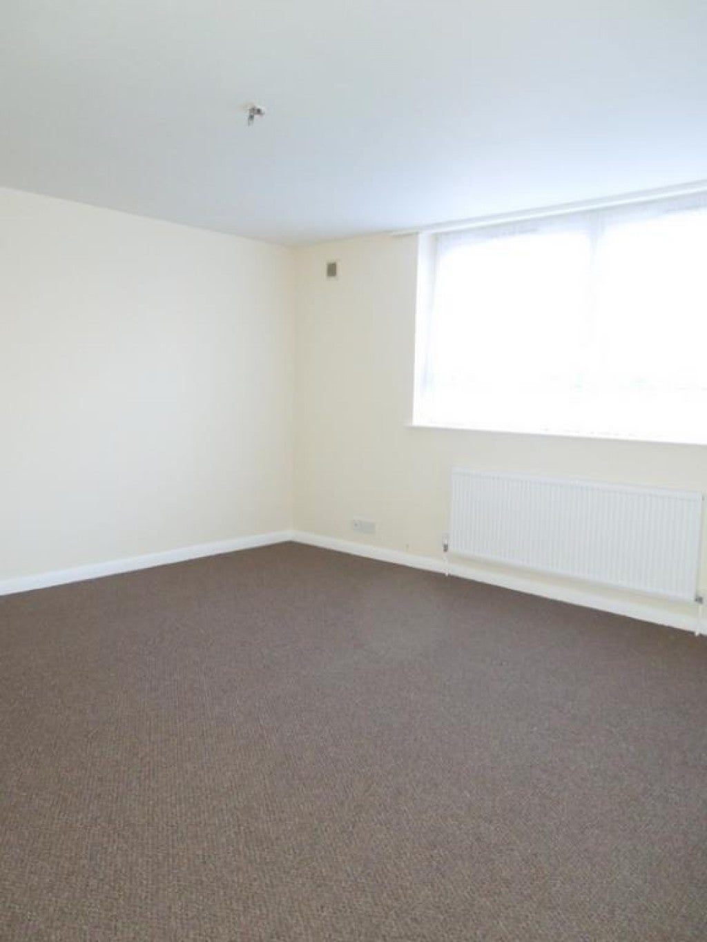 Flat Rosslyn Road in Watford