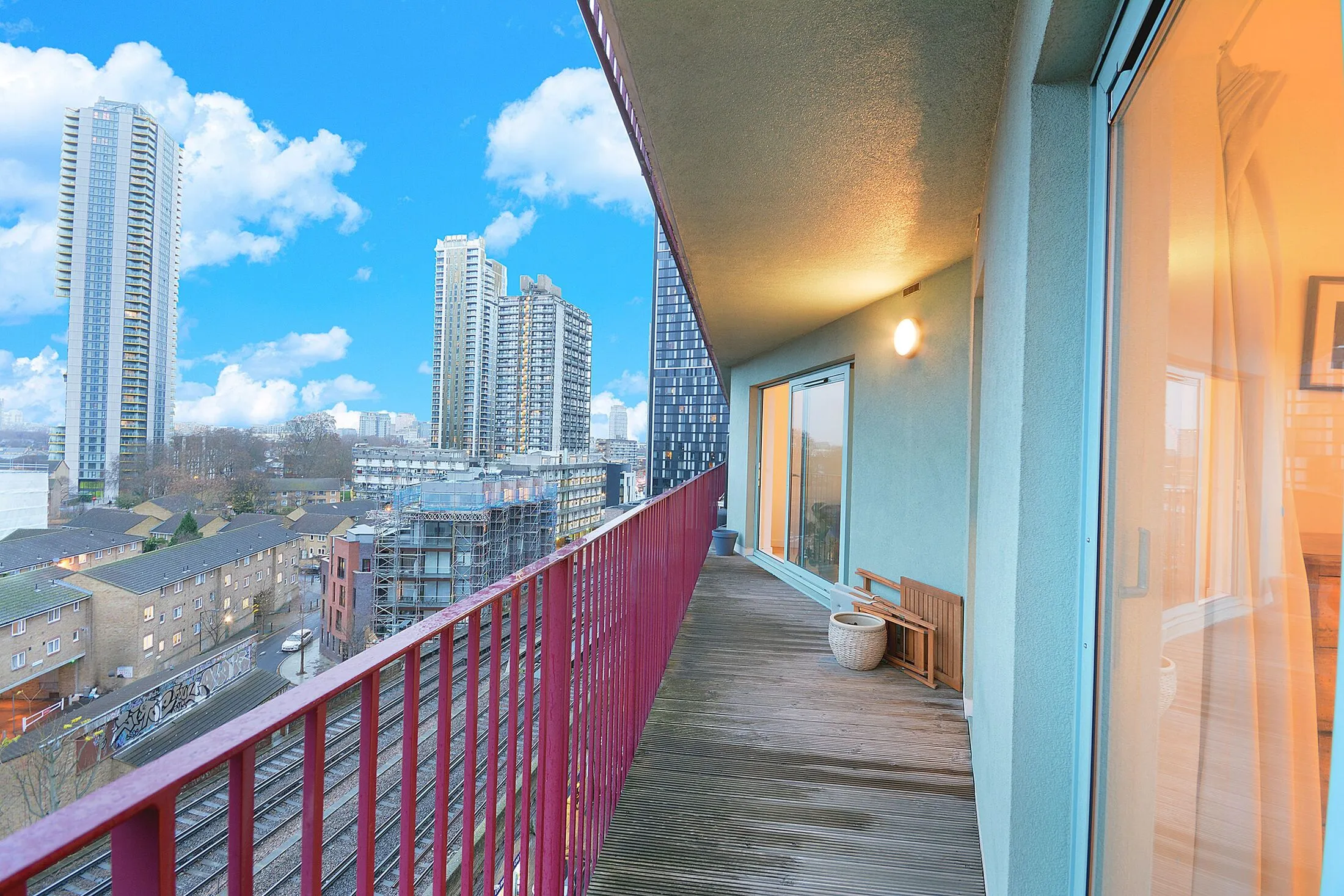 Flat Robert Dashwood Way in Greater London