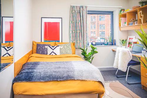 Room Heneage Street West in Birmingham