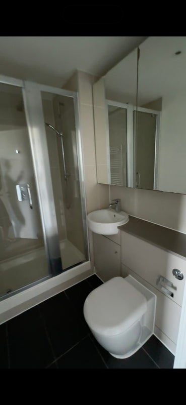 Room Liberty Bridge Road in Greater London