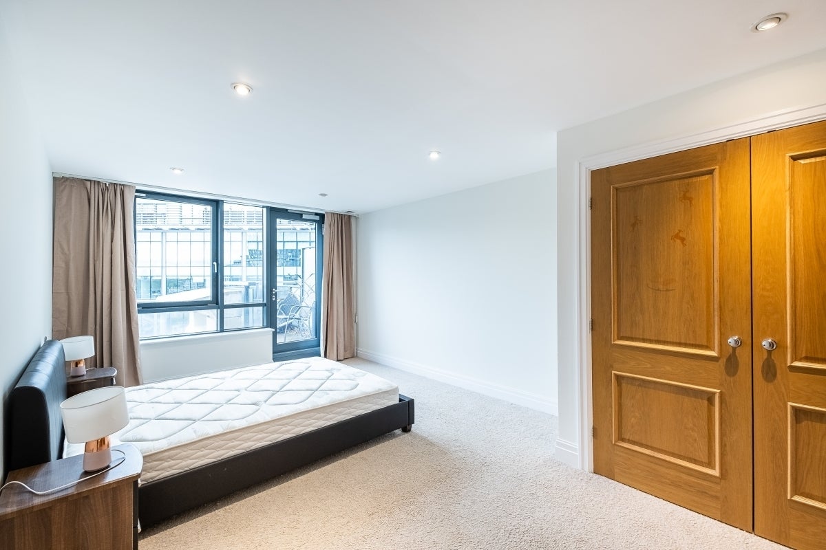 Flat Sheldon Square in City of Westminster