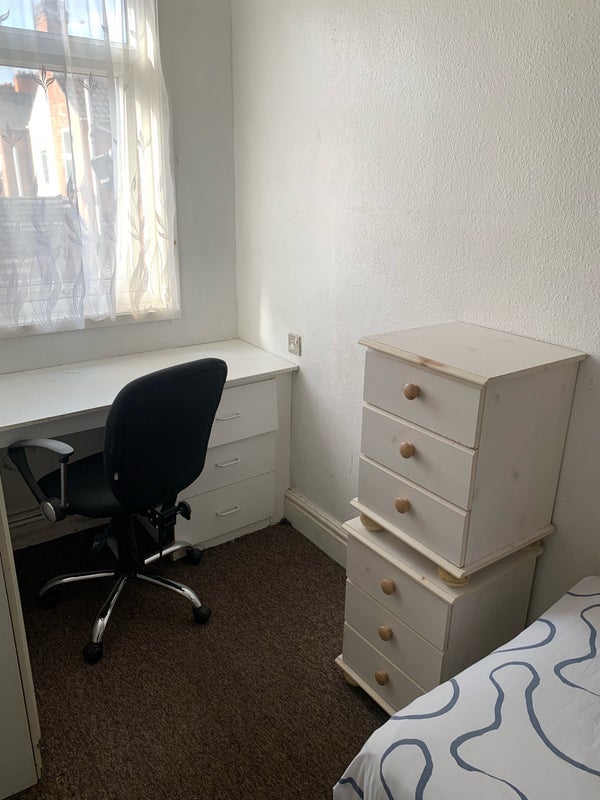 Room Central Road in Leicester