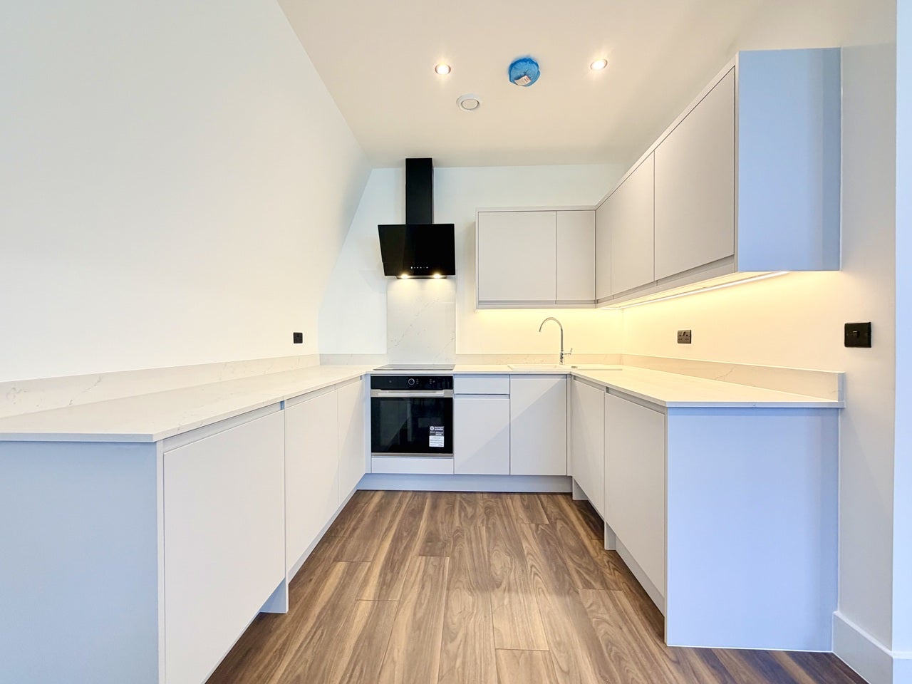 Flat Harrow Road in City of Westminster