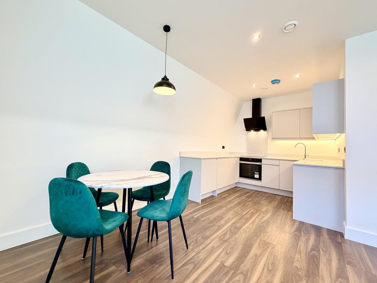 Flat Harrow Road in City of Westminster