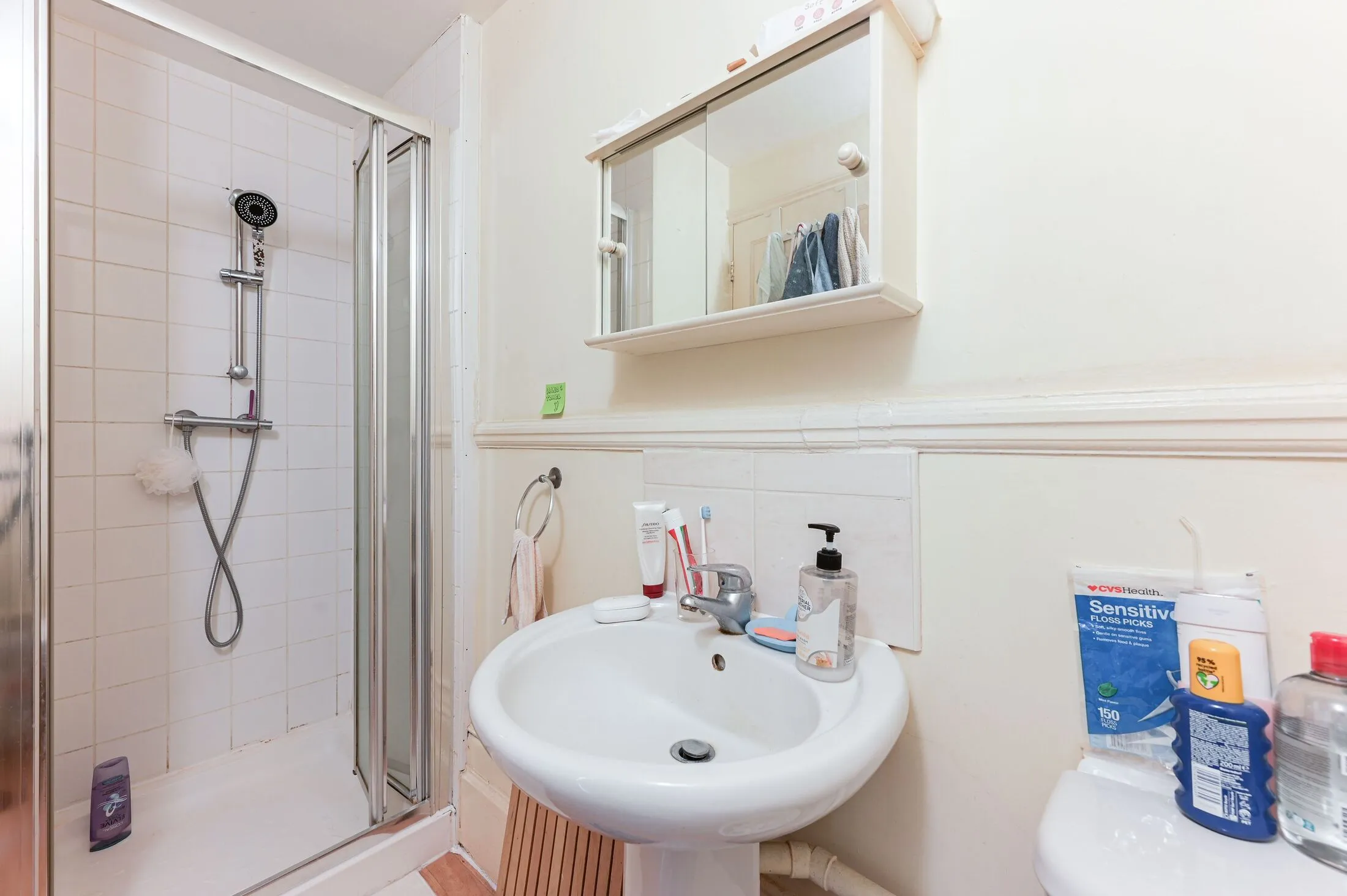 Flat Knaresborough Place in Greater London