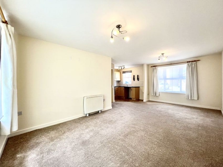 Flat Nuthatch Road in Calne