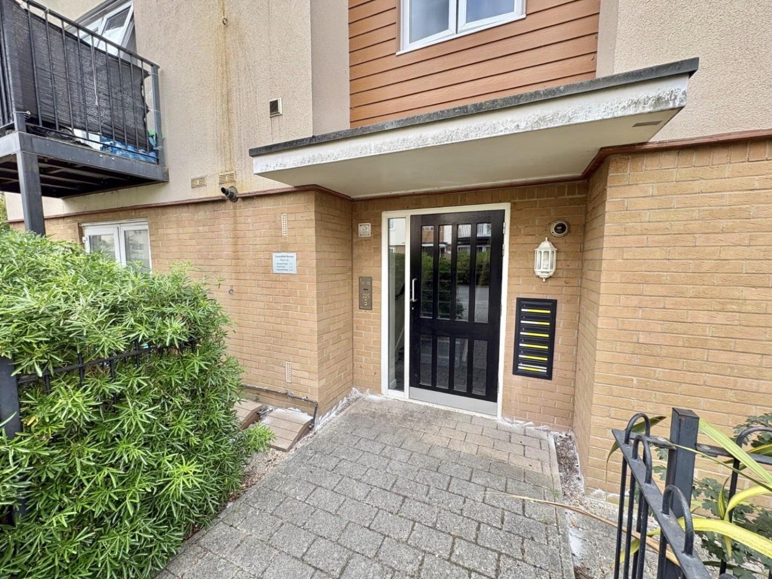 Flat Holmesgate Place in Greater London