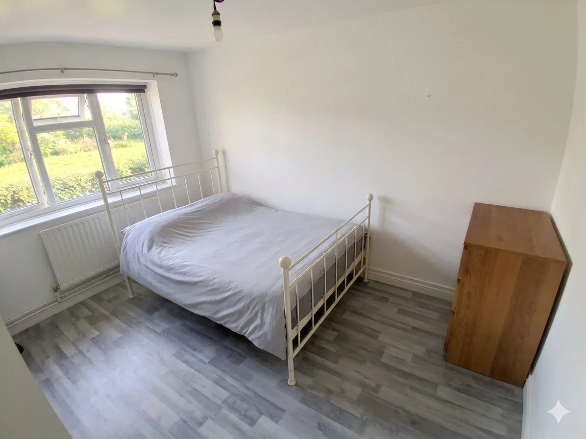 Room Kingston Road in Greater London