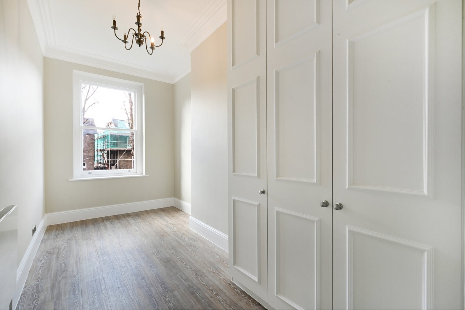 Flat Gloucester Road in Greater London