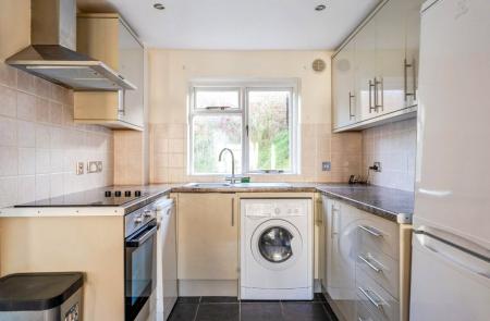 Flat Brockhurst Road in Chesham
