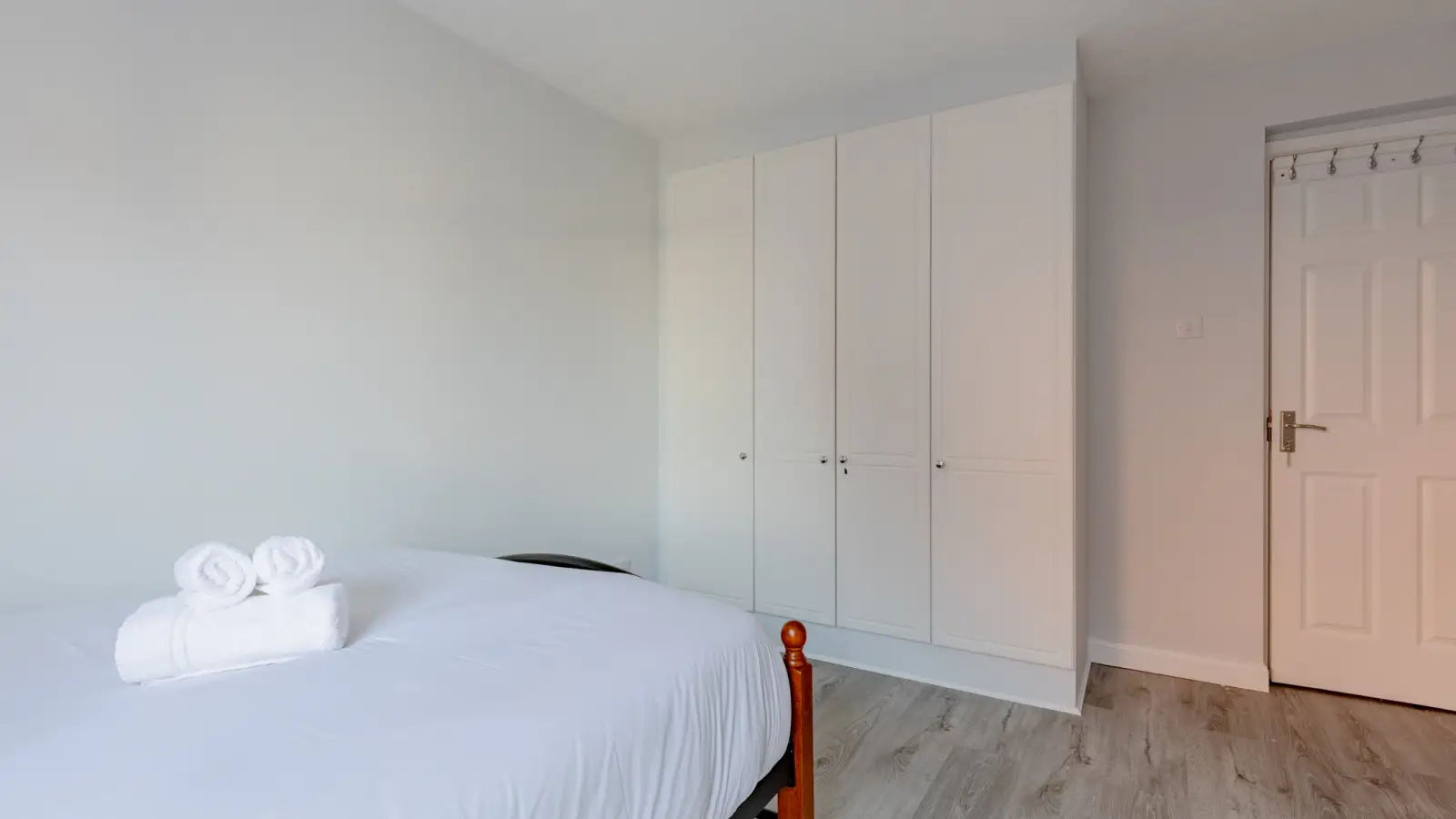 Flat Gatcombe Road in Greater London