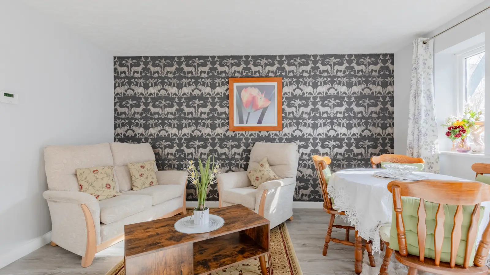 Flat Gatcombe Road in Greater London