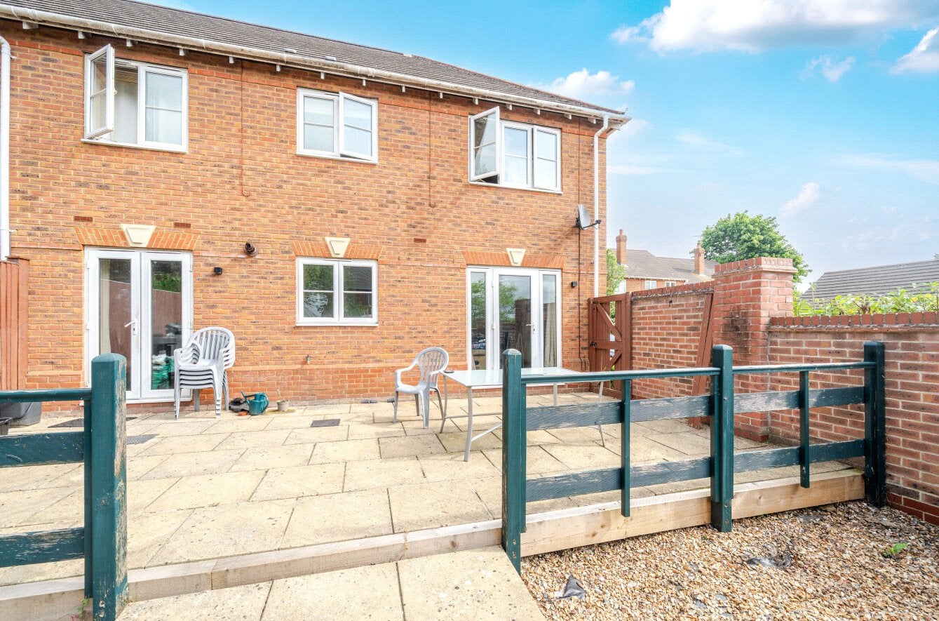 Room Little Horse Close in Earley