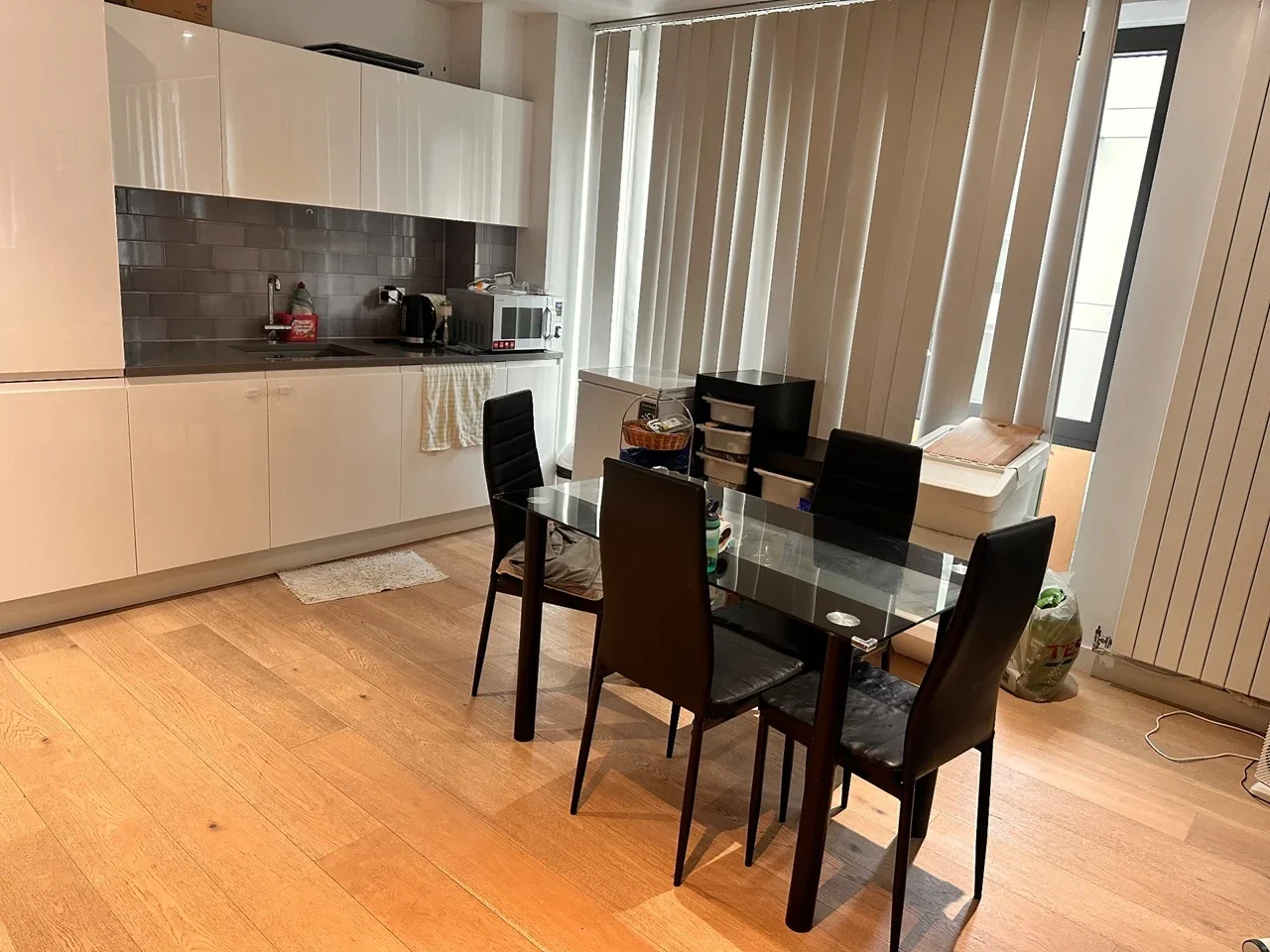 Room Cunningham Avenue in Greater London