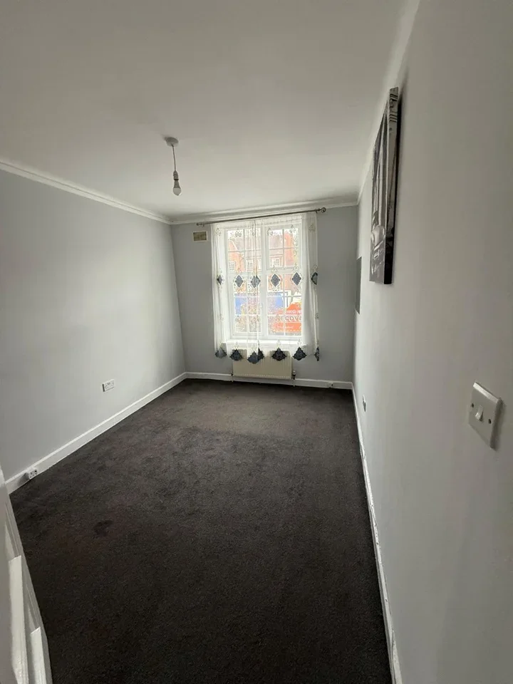 Flat Falloden Way in Greater London