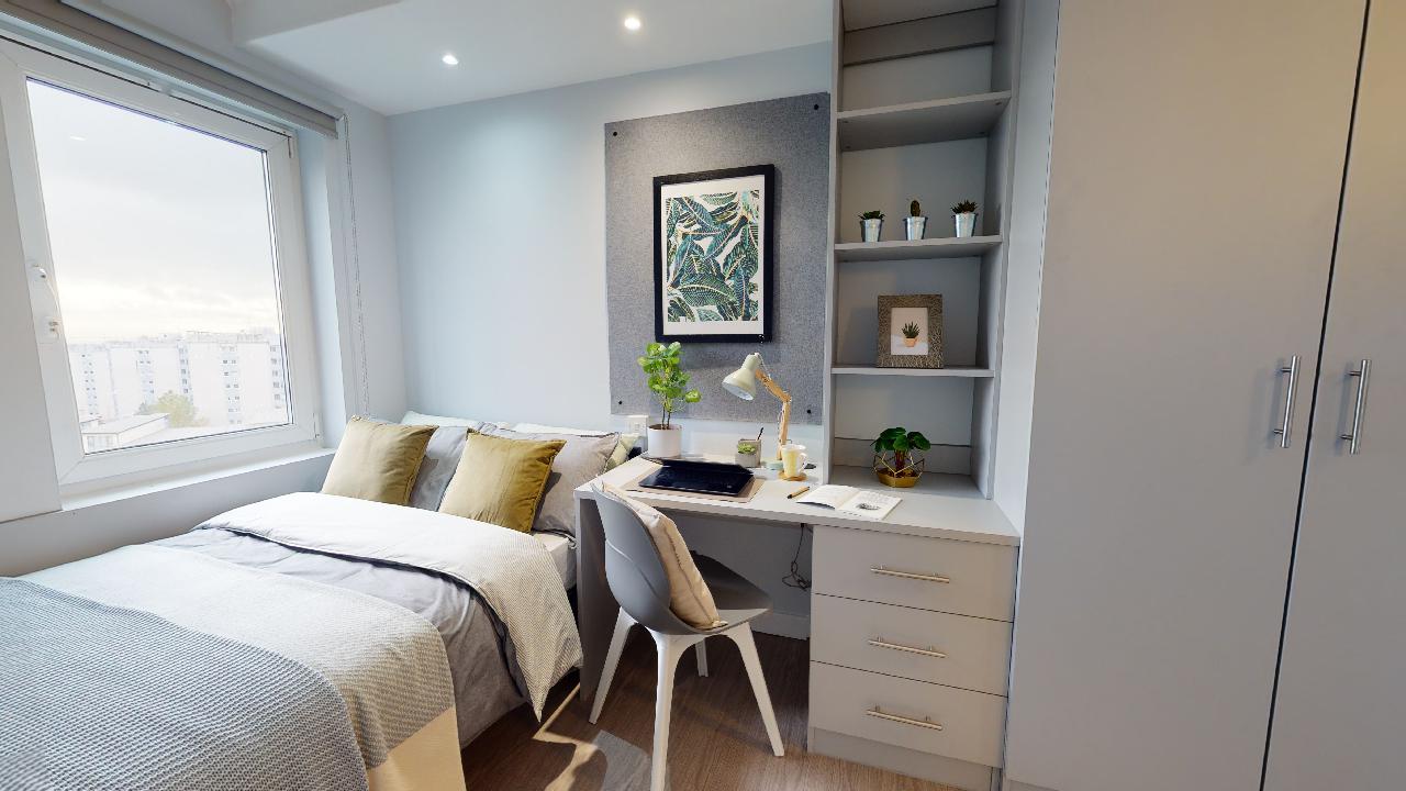 Room Bath Row in Birmingham