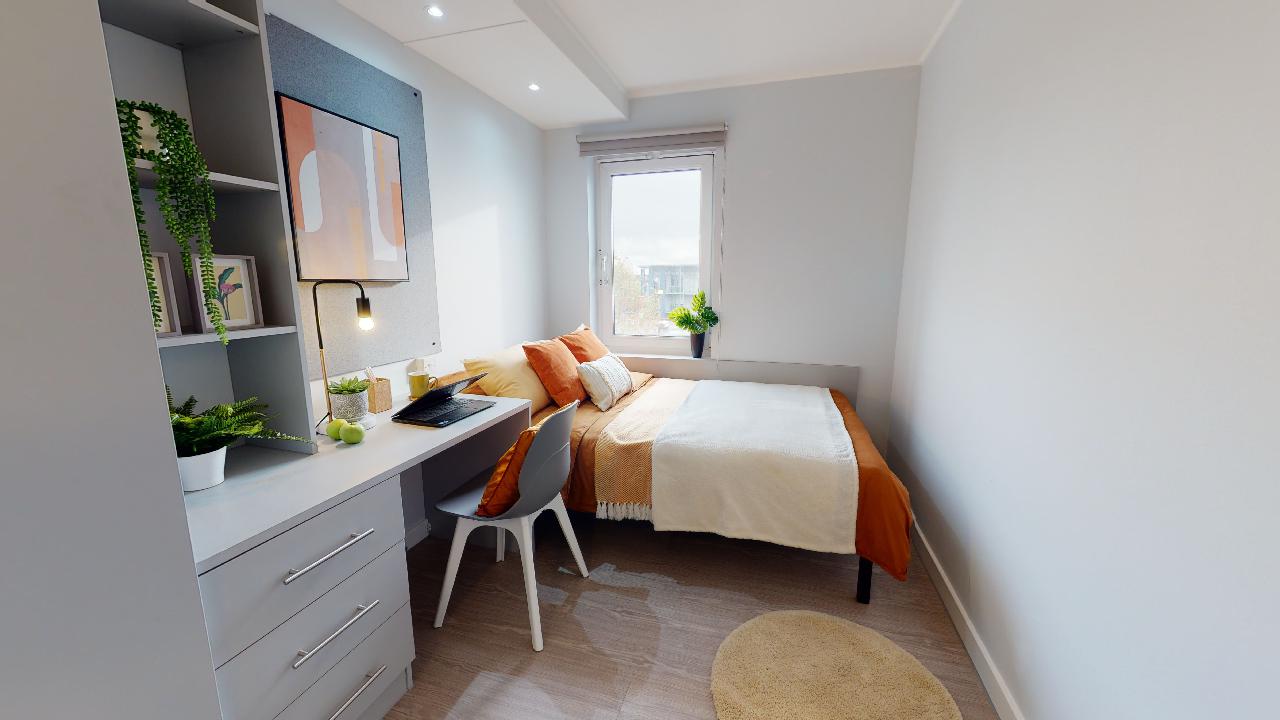 Room Bath Row in Birmingham