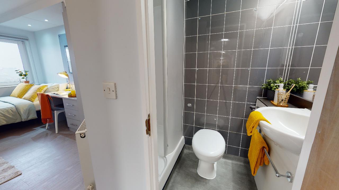Room Bath Row in Birmingham