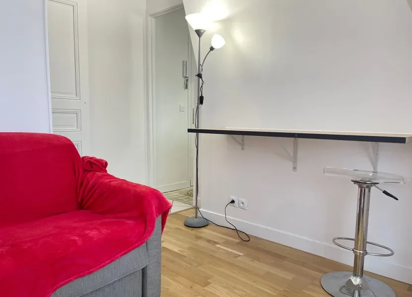 Room Rue Molitor in Paris