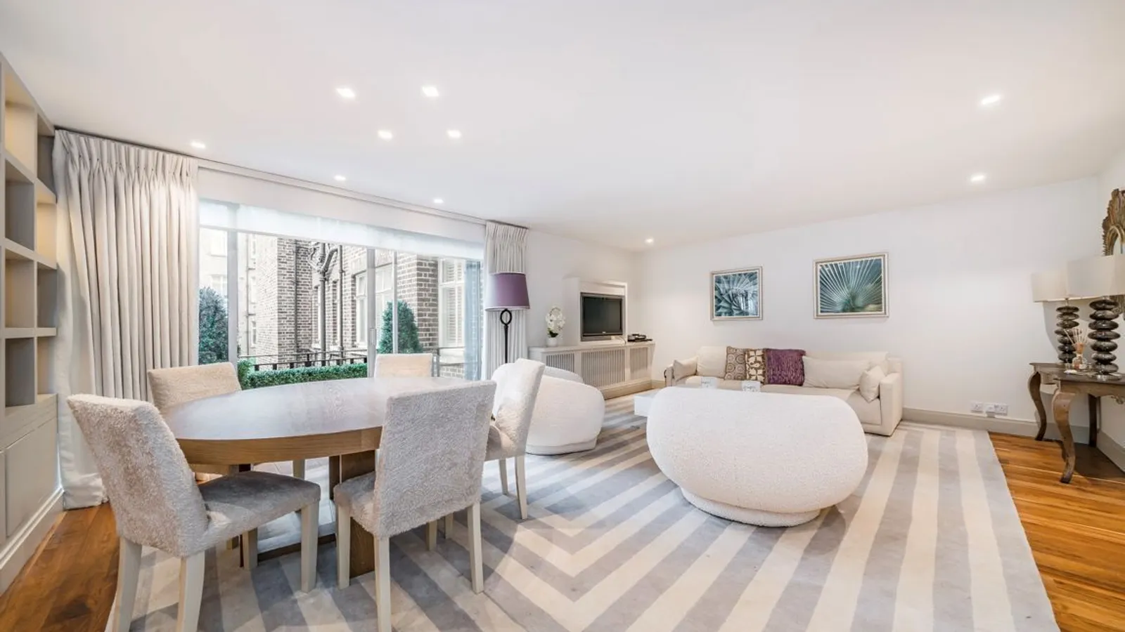 Flat Upper Grosvenor Street in City of Westminster