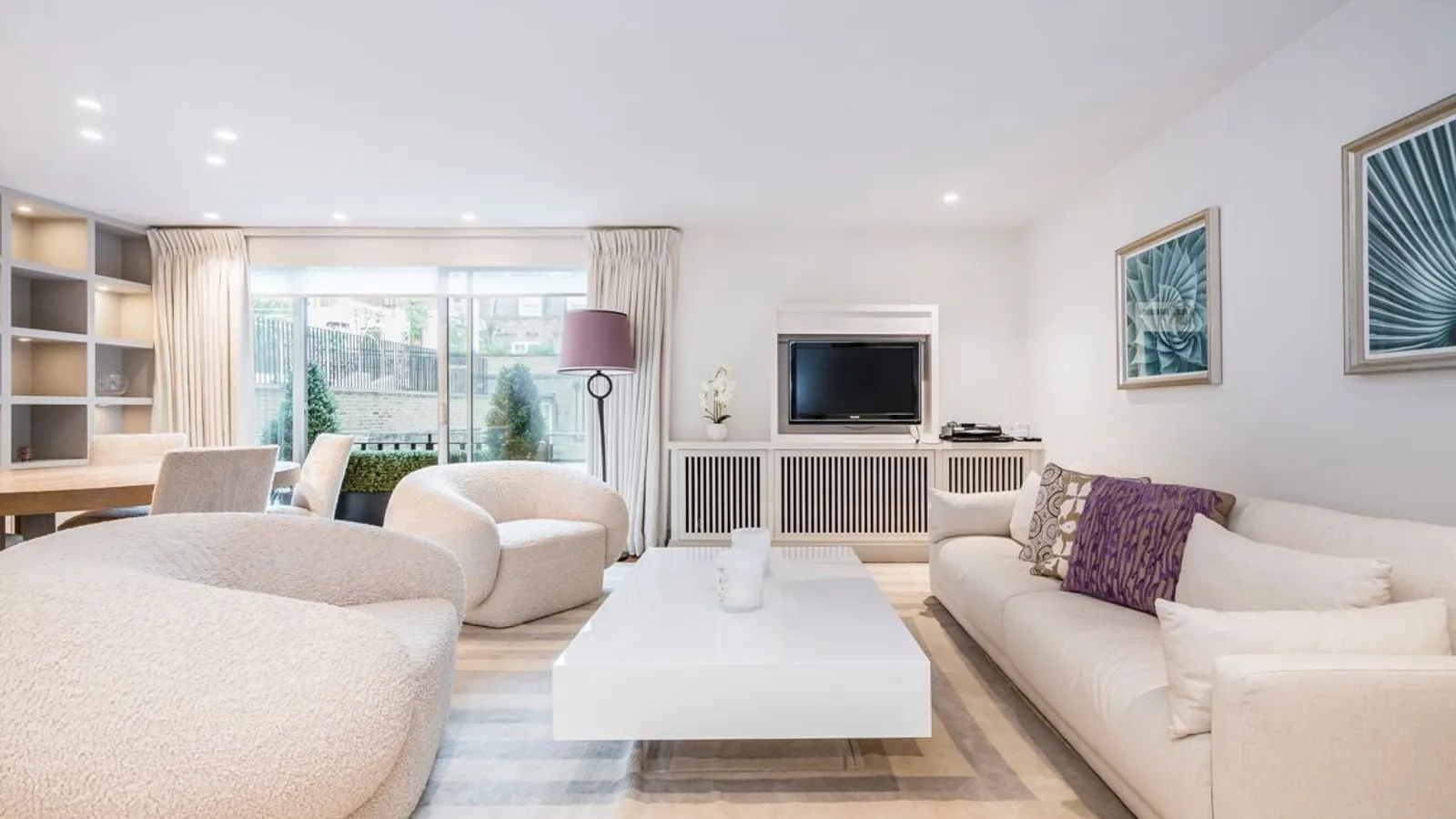 Flat Upper Grosvenor Street in City of Westminster