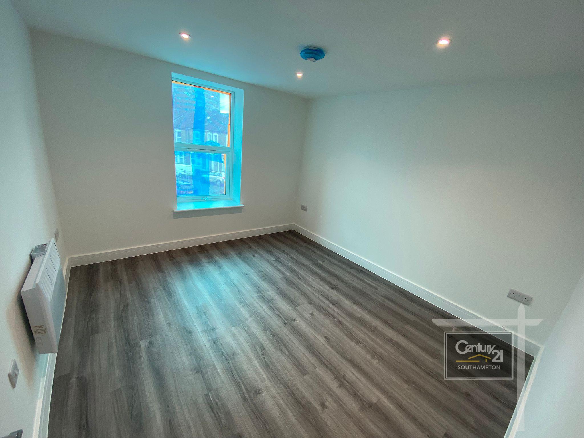 Flat Ordnance Road in Southampton