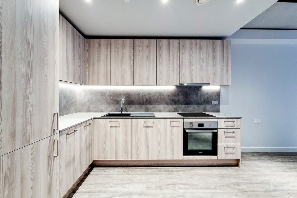 Flat Empire Way in Greater London