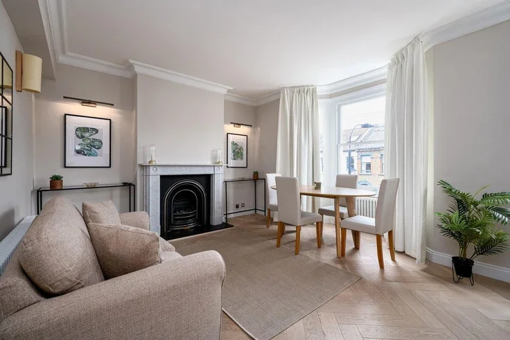 Flat Marville Road in Greater London