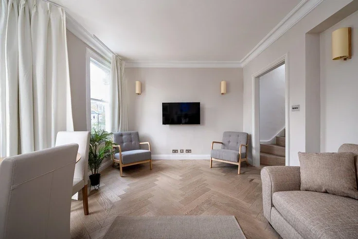 Flat Marville Road in Greater London